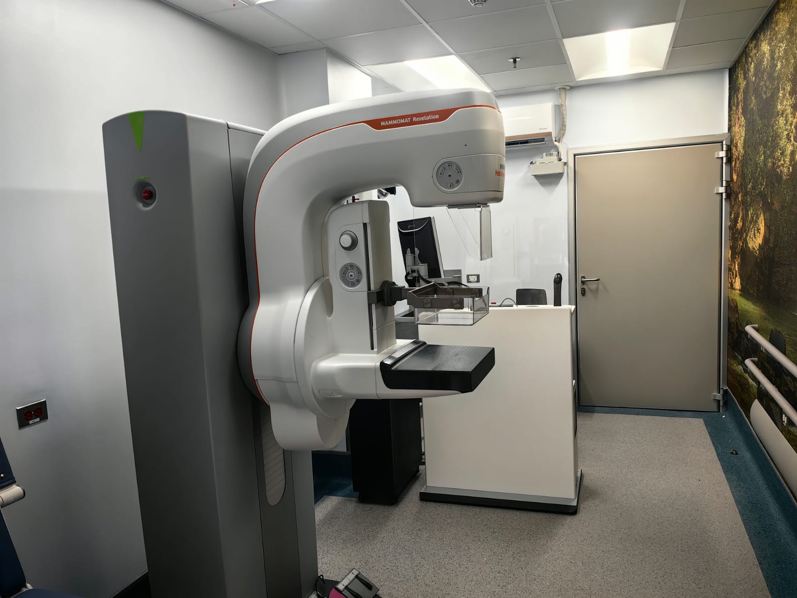 Hospital Ciudad Neily estrenó mamógrafo digital de alta precisión
